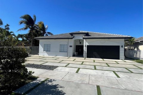 Villa ou maison à Miami, Floride 4 chambres, 173.91 m2 № 2011325