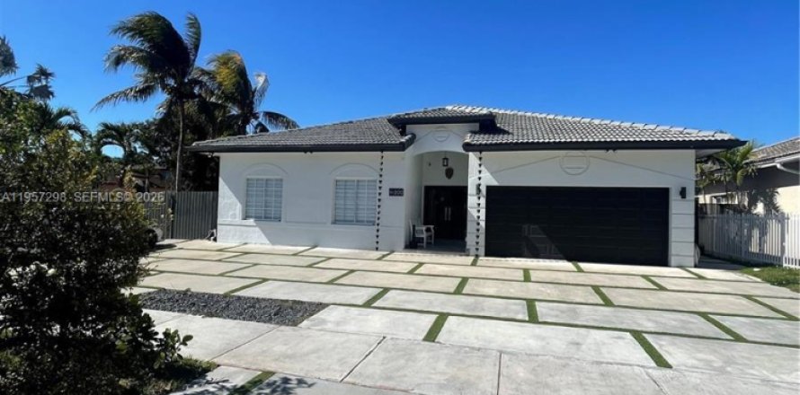 Villa ou maison à Miami, Floride 4 chambres, 173.91 m2 № 2011325