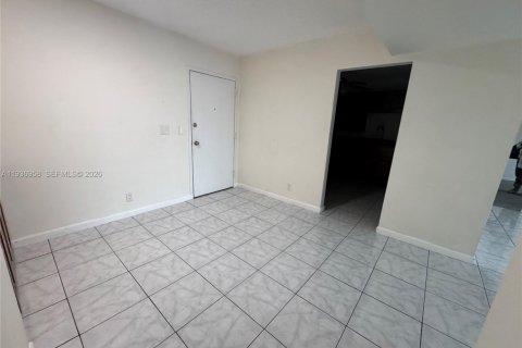 Снять в аренду кондоминиум в Норт-Майами-Бич, Флорида 2 спальни, 105.26м2, № 1995204 - фото 15