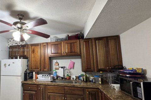 Condominio en alquiler en North Miami Beach, Florida, 2 dormitorios, 105.26 m2 № 1995204 - foto 5