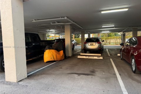 Снять в аренду кондоминиум в Норт-Майами-Бич, Флорида 2 спальни, 105.26м2, № 1995204 - фото 22