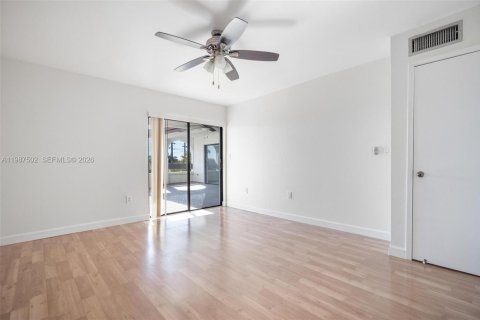 Купить кондоминиум в Майами, Флорида 2 спальни, 124.49м2, № 2051782 - фото 27