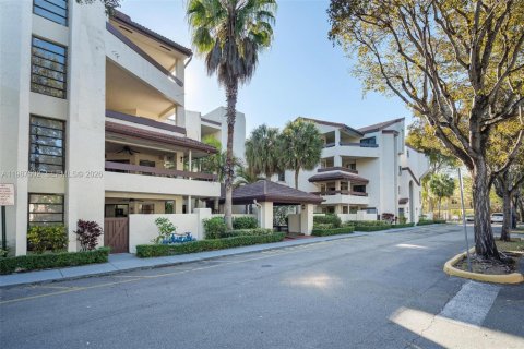 Кондоминиум с 2 спальнями в Майами, Флорида № 2051782