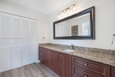 Купить кондоминиум в Майами, Флорида 2 спальни, 124.49м2, № 2051782 - фото 22