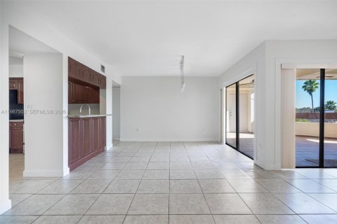 Купить кондоминиум в Майами, Флорида 2 спальни, 124.49м2, № 2051782 - фото 18