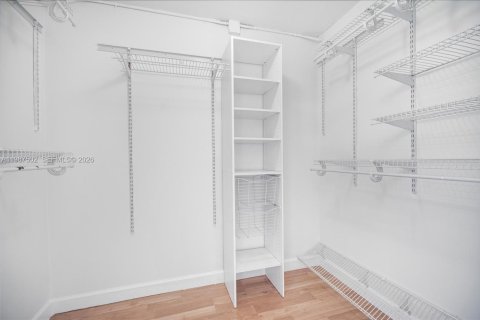 Купить кондоминиум в Майами, Флорида 2 спальни, 124.49м2, № 2051782 - фото 29