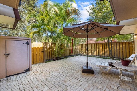 Townhouse in Palm Harbor, Florida 2 bedrooms, 124.86 sq.m. № 2383602 - photo 25