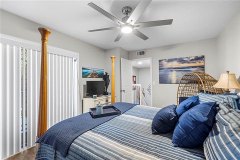 Townhouse in Palm Harbor, Florida 2 bedrooms, 124.86 sq.m. № 2383602 - photo 19