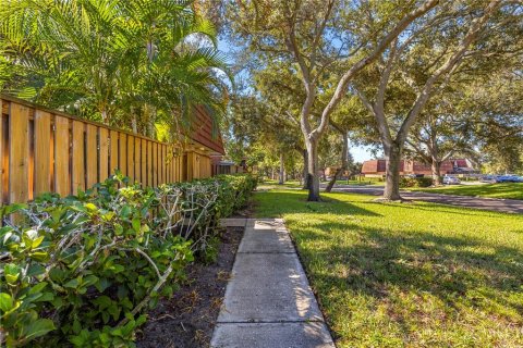 Townhouse in Palm Harbor, Florida 2 bedrooms, 124.86 sq.m. № 2383602 - photo 30