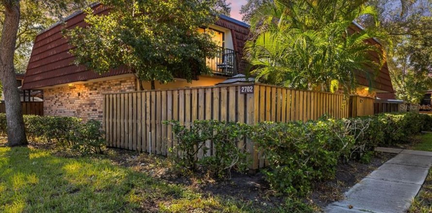 Townhouse in Palm Harbor, Florida 2 bedrooms, 124.86 sq.m. № 2383602
