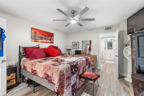 Townhouse in Palm Harbor, Florida 2 bedrooms, 124.86 sq.m. № 2383602 - photo 22
