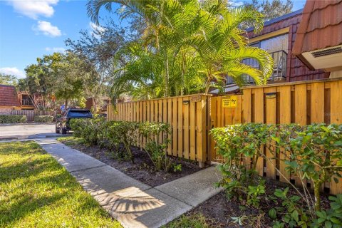 Townhouse in Palm Harbor, Florida 2 bedrooms, 124.86 sq.m. № 2383602 - photo 28