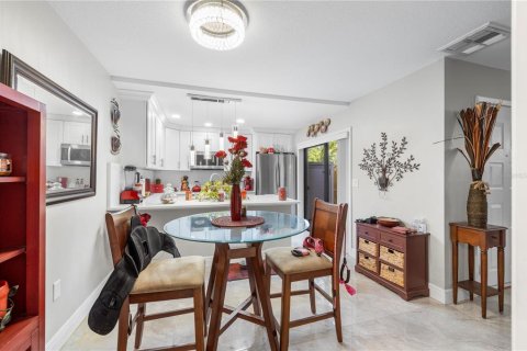 Townhouse in Palm Harbor, Florida 2 bedrooms, 124.86 sq.m. № 2383602 - photo 7