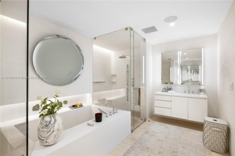 Condo in Surfside, Florida, 4 bedrooms № 1974283 - photo 9