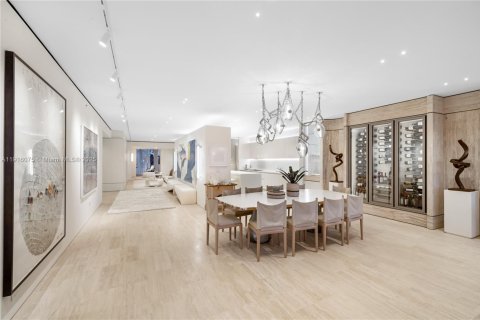 Condo in Surfside, Florida, 4 bedrooms № 1974283 - photo 3