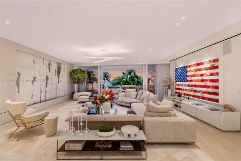 Condo in Surfside, Florida, 4 bedrooms № 1974283 - photo 1