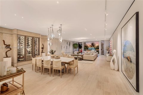 Condo in Surfside, Florida, 4 bedrooms № 1974283 - photo 2