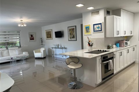 Купить кондоминиум в Майами, Флорида 2 спальни, 109.44м2, № 1888061 - фото 2