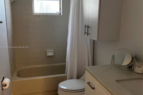 Купить кондоминиум в Майами, Флорида 2 спальни, 109.44м2, № 1888061 - фото 18