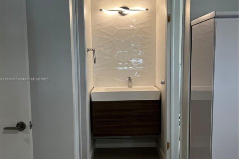 Купить кондоминиум в Майами, Флорида 2 спальни, 109.44м2, № 1888061 - фото 22