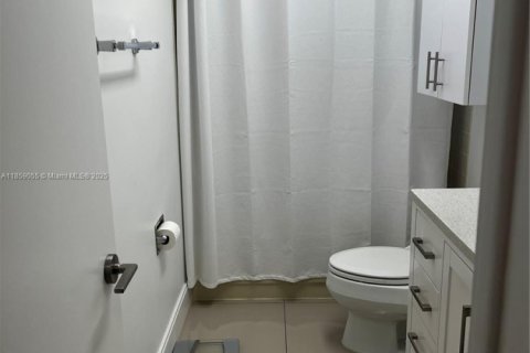 Купить кондоминиум в Майами, Флорида 2 спальни, 109.44м2, № 1888061 - фото 17