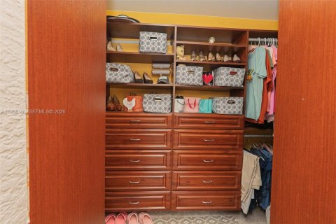 House in Miramar, Florida 6 bedrooms, 296.54 sq.m. № 2045793 - photo 27