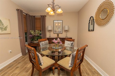 House in Miramar, Florida 6 bedrooms, 296.54 sq.m. № 2045793 - photo 9