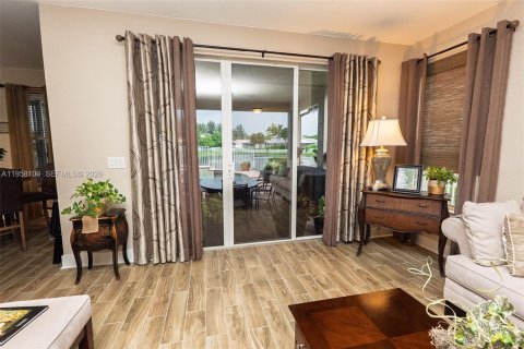 House in Miramar, Florida 6 bedrooms, 296.54 sq.m. № 2045793 - photo 7