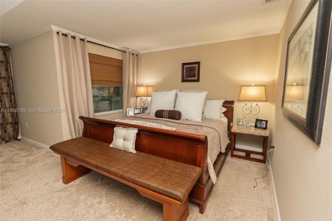 House in Miramar, Florida 6 bedrooms, 296.54 sq.m. № 2045793 - photo 26