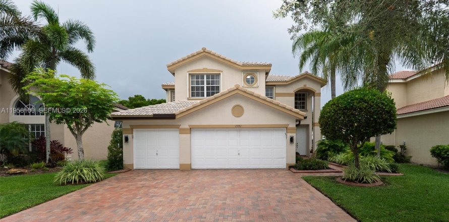 House in Miramar, Florida 6 bedrooms, 296.54 sq.m. № 2045793