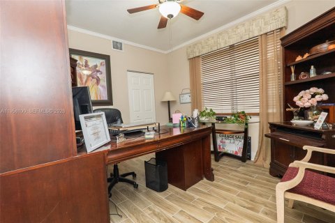 House in Miramar, Florida 6 bedrooms, 296.54 sq.m. № 2045793 - photo 21