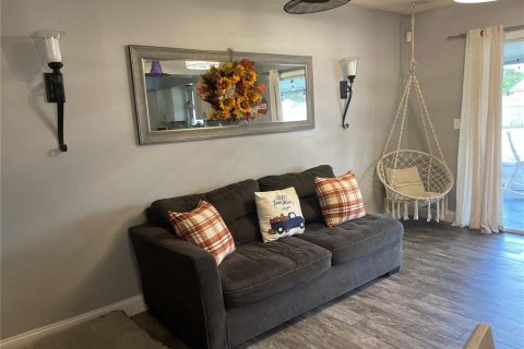 Casa en venta en Kissimmee, Florida, 3 dormitorios, 122.07 m2 № 1919021 - foto 3