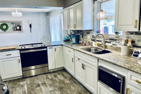 Casa en venta en Kissimmee, Florida, 3 dormitorios, 122.07 m2 № 1919021 - foto 8