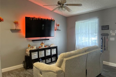 Casa en venta en Kissimmee, Florida, 3 dormitorios, 122.07 m2 № 1919021 - foto 2