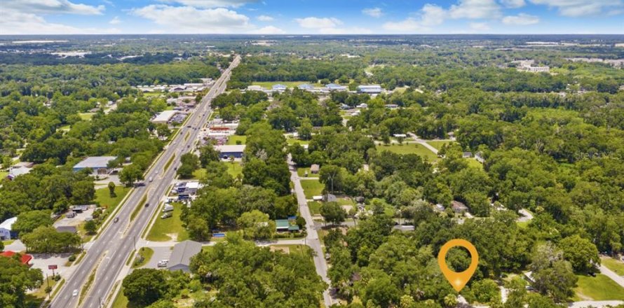 Commercial property in Ocala, Florida 12 bedrooms, 165.92 sq.m. № 2379744