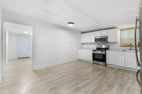 Commercial property in Ocala, Florida 12 bedrooms, 165.92 sq.m. № 2379744 - photo 11