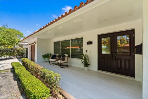 Casa en venta en Miami Lakes, Florida, 3 dormitorios, 173.54 m2 № 2057635 - foto 4