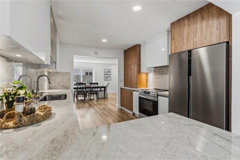 Casa en venta en Miami Lakes, Florida, 3 dormitorios, 173.54 m2 № 2057635 - foto 11