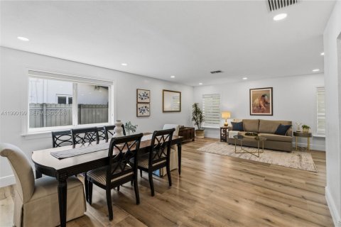 Casa en venta en Miami Lakes, Florida, 3 dormitorios, 173.54 m2 № 2057635 - foto 13