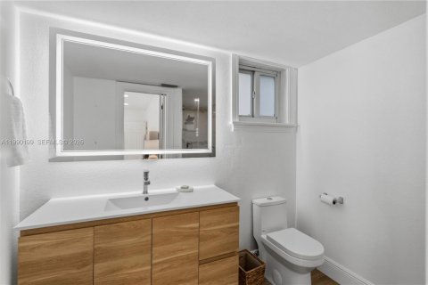 Casa en venta en Miami Lakes, Florida, 3 dormitorios, 173.54 m2 № 2057635 - foto 20