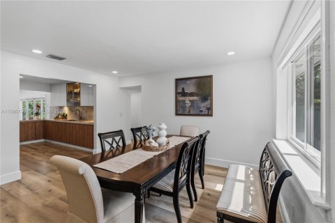 Casa en venta en Miami Lakes, Florida, 3 dormitorios, 173.54 m2 № 2057635 - foto 15