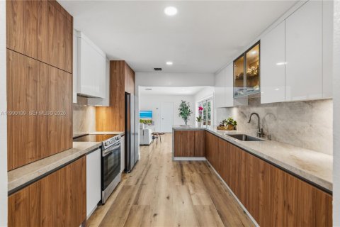 Casa en venta en Miami Lakes, Florida, 3 dormitorios, 173.54 m2 № 2057635 - foto 9