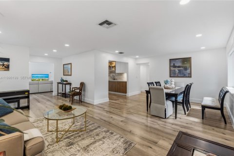 Casa en venta en Miami Lakes, Florida, 3 dormitorios, 173.54 m2 № 2057635 - foto 7