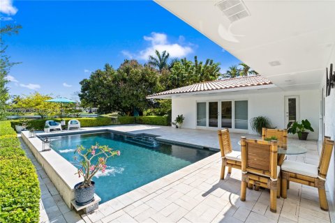 Casa en Miami Lakes, Florida 3 dormitorios, 173.54 m2 № 2057635