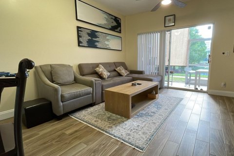 Townhouse in West Palm Beach, Florida 2 bedrooms, 93.65 sq.m. № 2082959 - photo 3