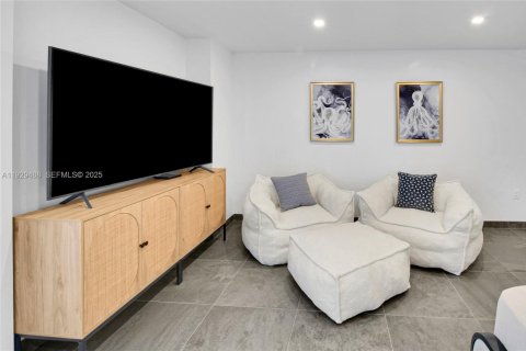 Condominio en venta en Miami Beach, Florida, 1 dormitorio, 89.28 m2 № 1987802 - foto 24