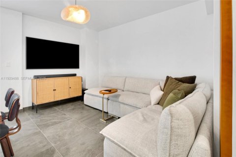 Condominio en venta en Miami Beach, Florida, 1 dormitorio, 89.28 m2 № 1987802 - foto 14