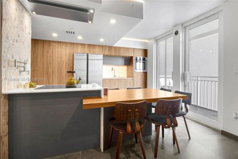 Condominio en venta en Miami Beach, Florida, 1 dormitorio, 89.28 m2 № 1987802 - foto 16