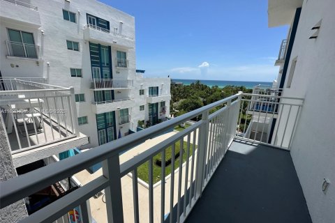 Condominio en venta en Miami Beach, Florida, 1 dormitorio, 89.28 m2 № 1987802 - foto 4