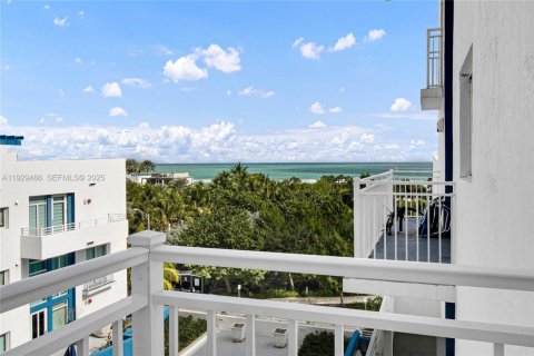 Condominio en venta en Miami Beach, Florida, 1 dormitorio, 89.28 m2 № 1987802 - foto 6